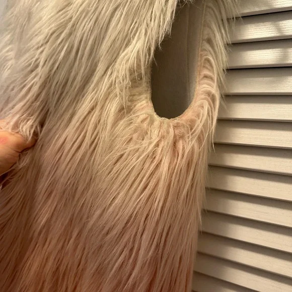Faux Fur Vest in Ombre Pink and White. - Picture 6 of 6
